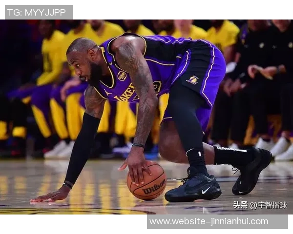 东契奇谈背靠背对阵詹姆斯的挑战强调詹姆斯对比赛的热爱与执着