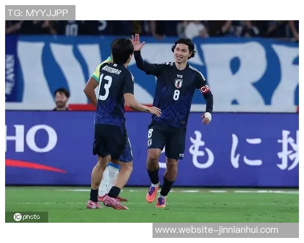 摩纳哥客场反击成功戈洛文助攻南野拓实破门领先巴黎