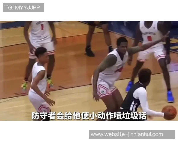 布朗尼坦言上场机会有限期待通过努力防守赢得更多信任与时间