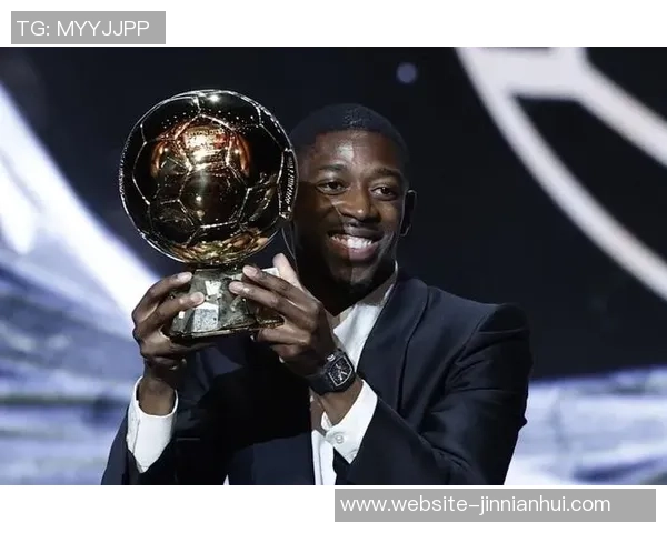 登贝莱荣归故里携金球奖与家乡人民共享荣耀时刻