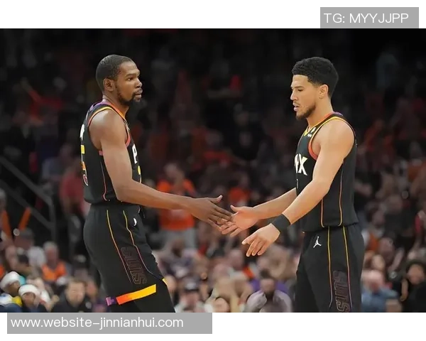 媒体人分析：上赛季依赖球星C的太阳队如何蜕变为防守强队